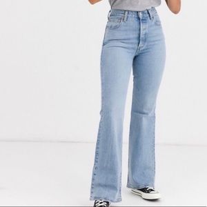 Levi’s Premium Ribcage Flare in Tango Light Jeans